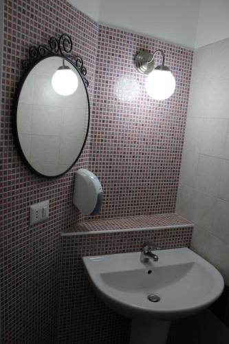 Hostel Colours - image 7