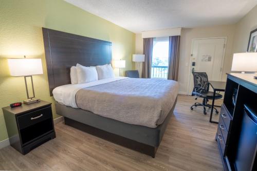 Quality Inn Palm Beach International Airport - image 11