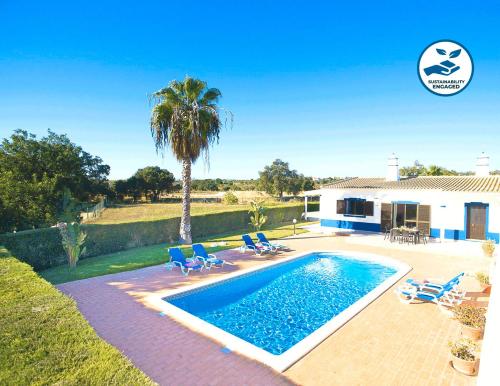 Swimming pool, Villa Martinica by Algarve Vacation in Guia