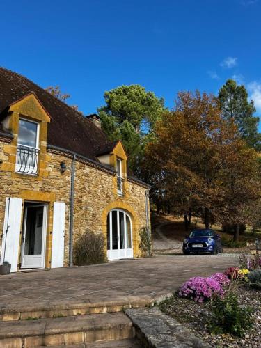 Luxury Chateau w. pool & hot tub in Dordogne