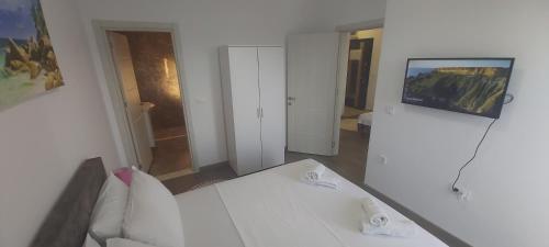 Two-Bedroom Apartment image 7