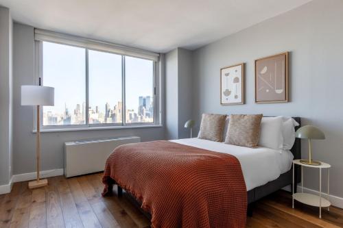 Midtown West 2br w gym roofdeck nr Hudson NYC-1395, New York (photo 10)