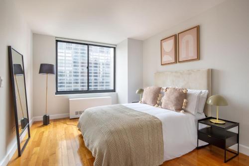 Midtown 1br w gym elevator nr Rockefeller Ctr NYC-1401, New York (Foto 10)