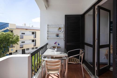 Bright 2BR Apartment with Private Balcony - Albufeira Beach, by Hopstays 5