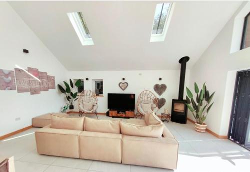 CORNWALL LUXURIOUS UNIQUE New Build PALMA VILLA# 4miles EDEN PROJECT, BEACH & HARBOUR # Private Location, Encllosed Garden with View, Underfloor Heating, Coffee Machine# Walking-Cycling Path, Pet Friendly