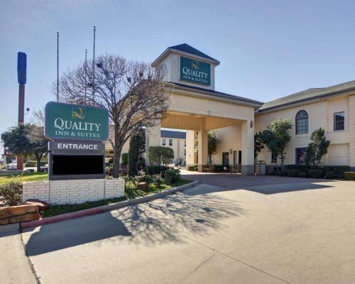 Quality Inn & Suites - Hotel - Weatherford