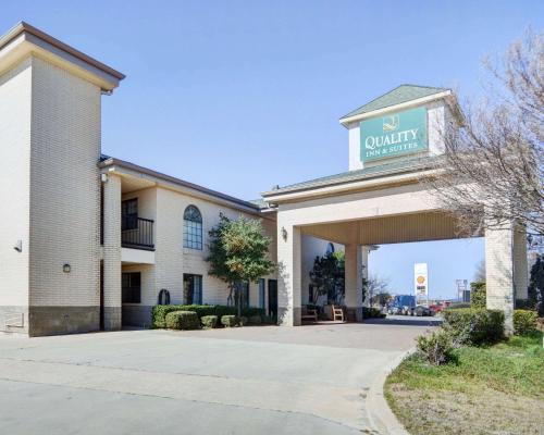 Quality Inn & Suites in Weatherford, USA