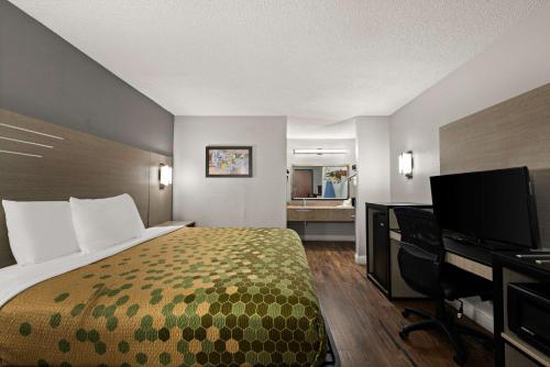Econo Lodge Richmond - image 7