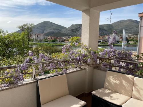 VILLA OTOK WITH POOL, TOP LUXURY IN TREBINJE