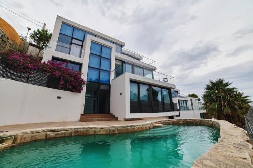 Úszómedence, VILLA MODERNA WELCS EMP-097- con piscina in Llansa
