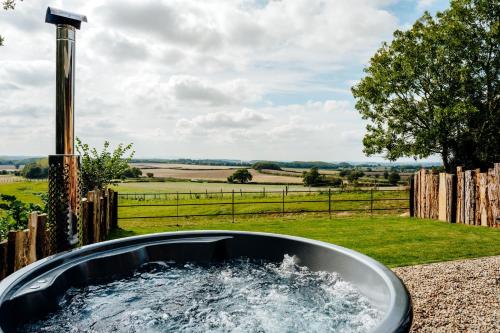 Fibden Farm Glamping - Luxury Safari Lodge