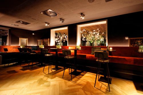 Ресторан, Wapen van Hengelo Residence Suites - digital key by SMS and email in Хенгело