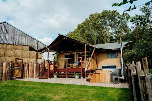 Fibden Farm Glamping - Luxury Safari Lodge