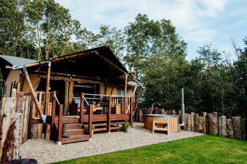 Fibden Farm Glamping - Luxury Safari Lodge
