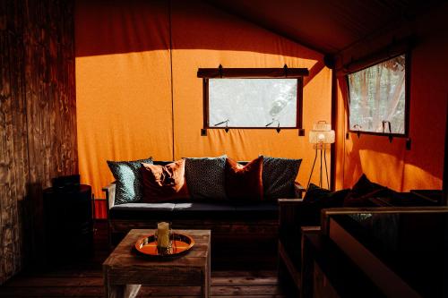 Fibden Farm Glamping - Luxury Safari Lodge