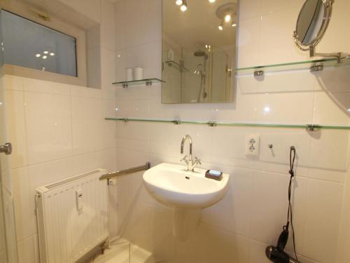 Apartment with Terrace image 9