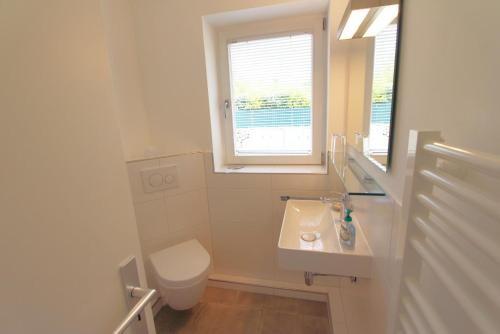 Apartment with Terrace image 8