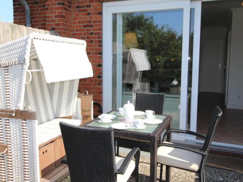 Apartment with Terrace image 10