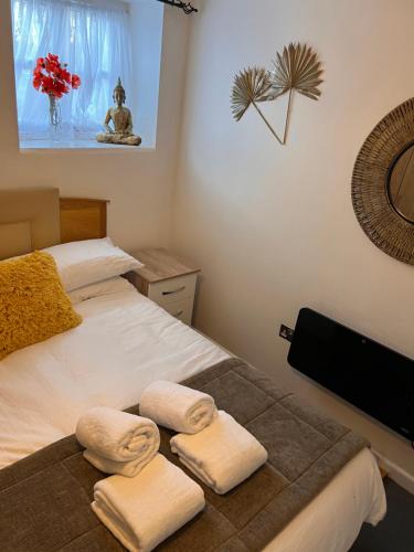 Safari Lodge - Close to Shopping Centre and Restaurants, Free Parking, Stylish and Amazing Artwork