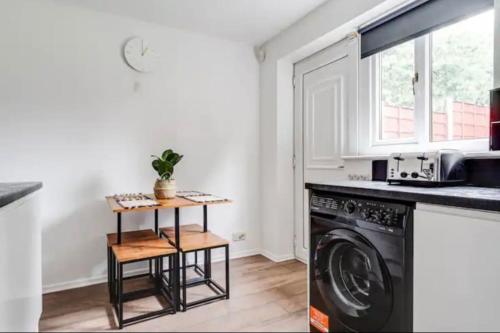 New build house near Trafford Centre with drive, Manchester (fotografie 3)