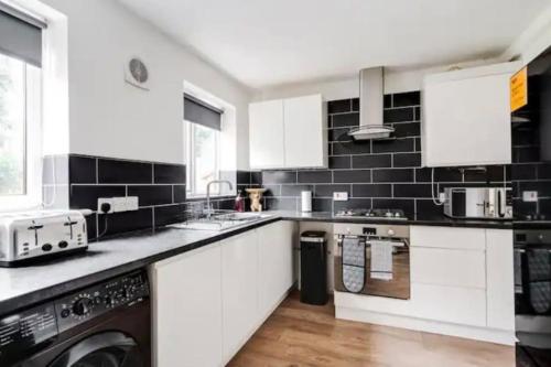 New build house near Trafford Centre with drive, Manchester (fotografie 6)