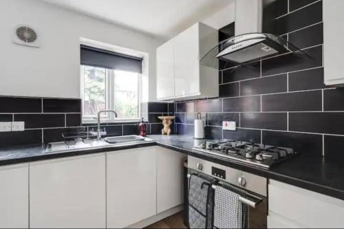 New build house near Trafford Centre with drive, Manchester (fotografie 7)