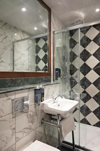 The Portico Hotel - FKA Hanover Hotel Victoria - image 2