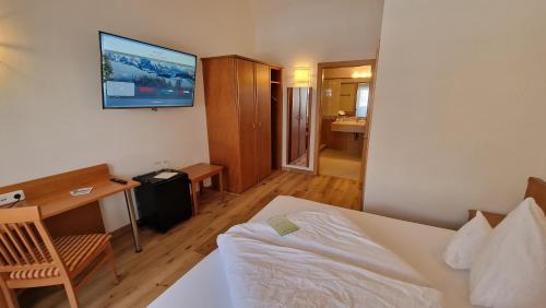 Double Room with Mountain View