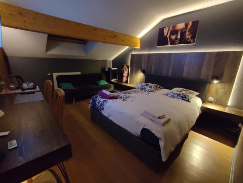 Triple Room with Private Bathroom