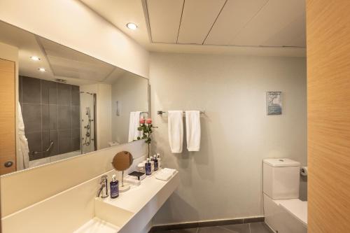 Capo Bay Hotel - image 12
