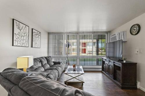 Stylish cozy 1 Bedroom Apartment in Ferndale MI in Ferndale, USA