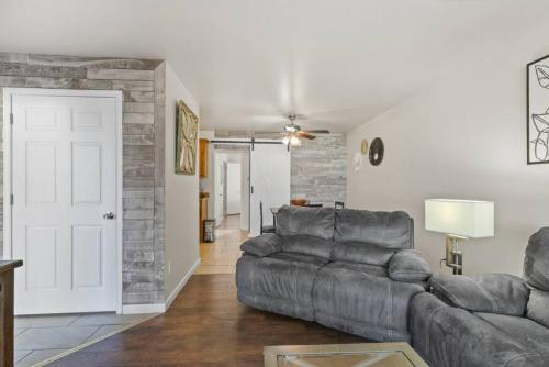 Stylish cozy 1 Bedroom Apartment in Ferndale MI in Ferndale, USA