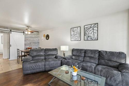 Stylish cozy 1 Bedroom Apartment in Ferndale MI in Ferndale, USA