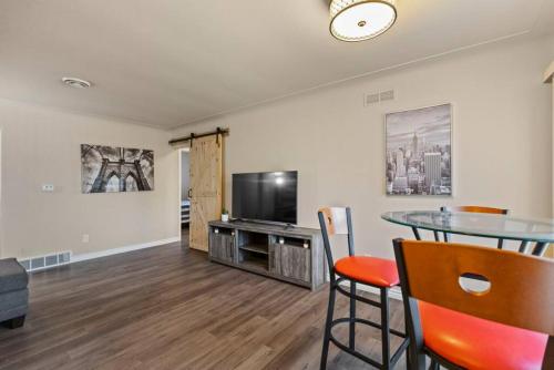 Modern Cozy 2b apt in Shelby Twp in Shelby, USA