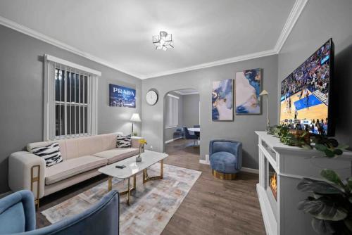Cozy 3bd home in downRoyal Oak in Royal Oak, USA
