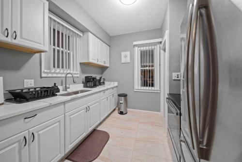 Cozy 3bd home in downRoyal Oak in Royal Oak, USA