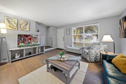 Birmingham Urban Retreat 2BR Cozy Haven photo 1