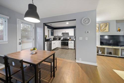 Birmingham Urban Retreat 2BR Cozy Haven photo 3