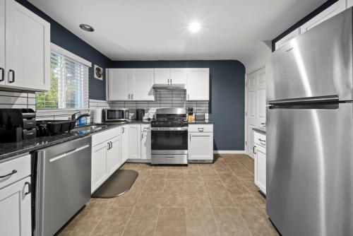 Birmingham Urban Retreat 2BR Cozy Haven photo 4