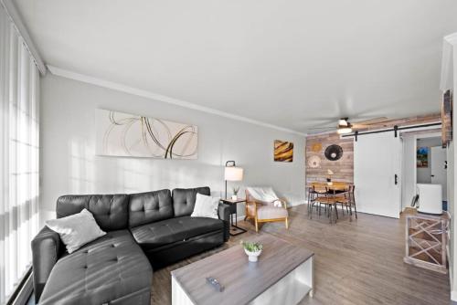 Stylish cozy 1 Bedroom Apartment in Ferndale MI