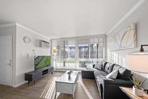 Stylish cozy 1 Bedroom Apartment in Ferndale MI in Ferndale, USA