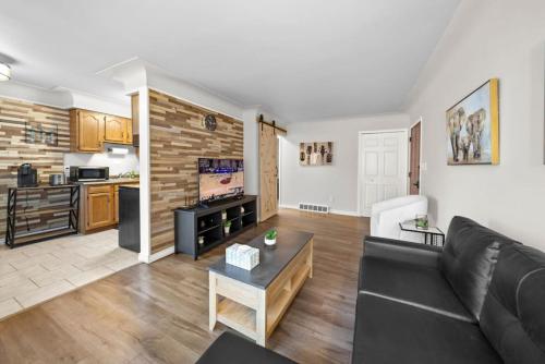 Modern Cozy 1 Bedroom Apartment in Shelby Township in Shelby, USA