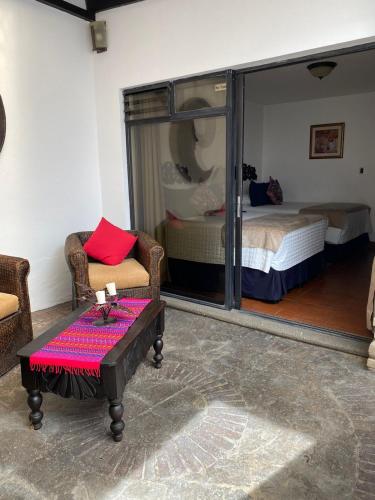 Junior Suite with Garden View image 3