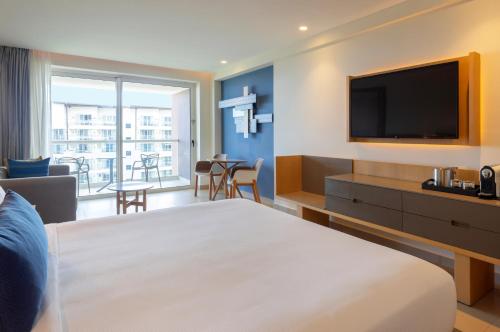 room detail thumbnail 1