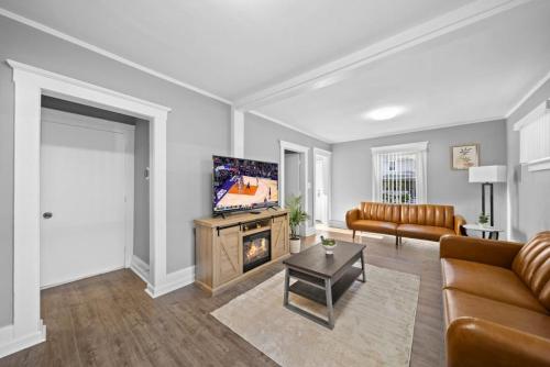 Stylish Luxury 3bd home in Down Town Royal Oak in Royal Oak, USA