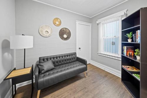 Stylish Luxury 3bd home in Down Town Royal Oak in Royal Oak, USA