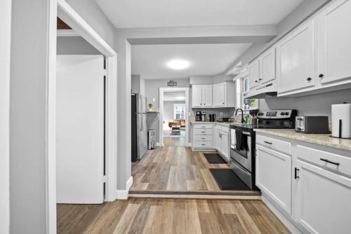 Stylish Luxury 3bd home in Down Town Royal Oak in Royal Oak, USA