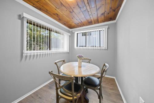 Stylish Luxury 3bd home in Down Town Royal Oak in Royal Oak, USA