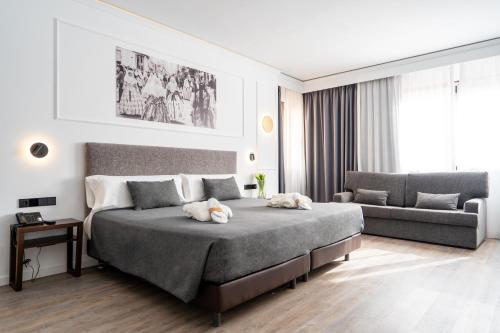 호텔 콘퀘리도르 (Hotel Conqueridor) in 엑스트라무르스