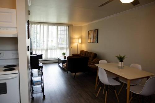 Stylish cozy 1 Bedroom Apartment in Ferndale MI in Ferndale, USA